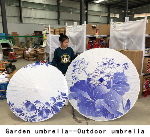 Kinesisk ekstra stor papirparaply til beskyttelse mod sol og regn i gården